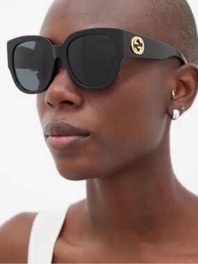 New Gucci Black and Gold Oversized Square Sunglasses. Authentic. GG0142SA